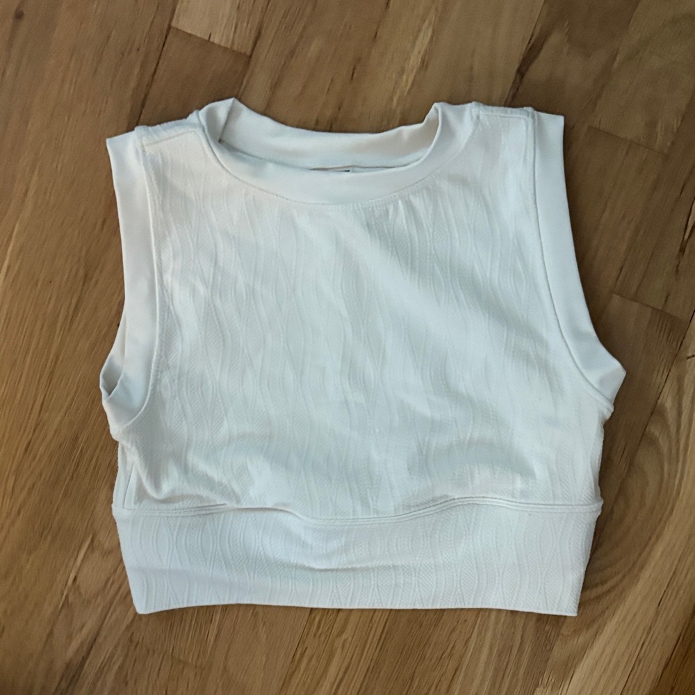 Women's White Textured Cropped Tank Top